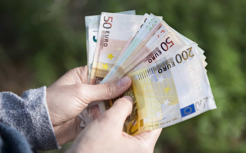 Governo quer salário mínimo de 705 euros em 2022