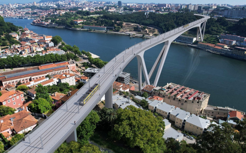 Concurso para nova ponte do metro sobre o Douro suspenso