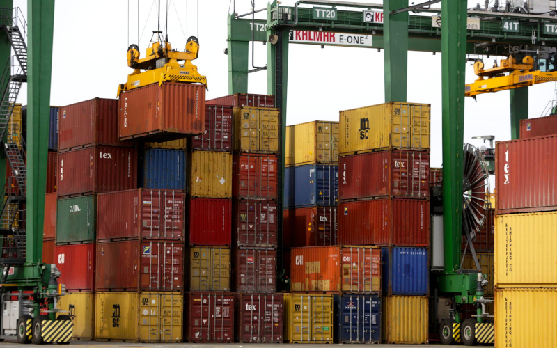 Exportações e importações aumentaram 31,2% e 39,4%