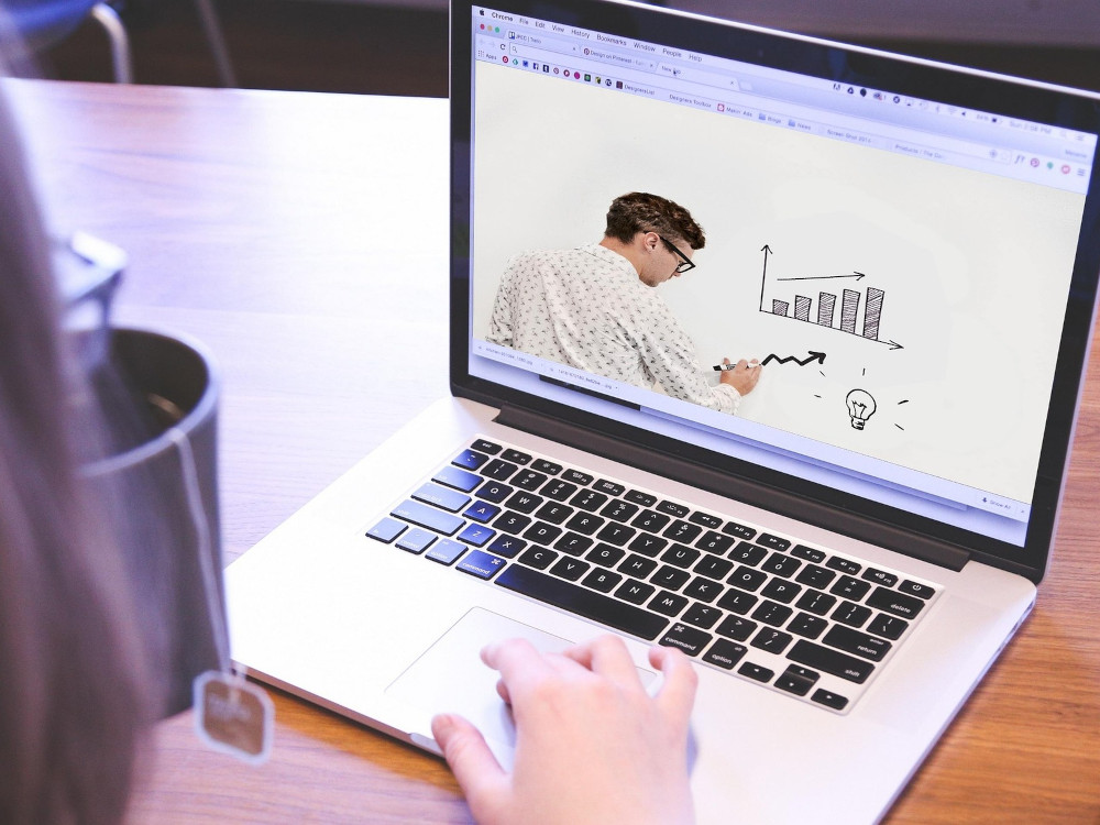 Um terço das empresas da UE faz publicidade online