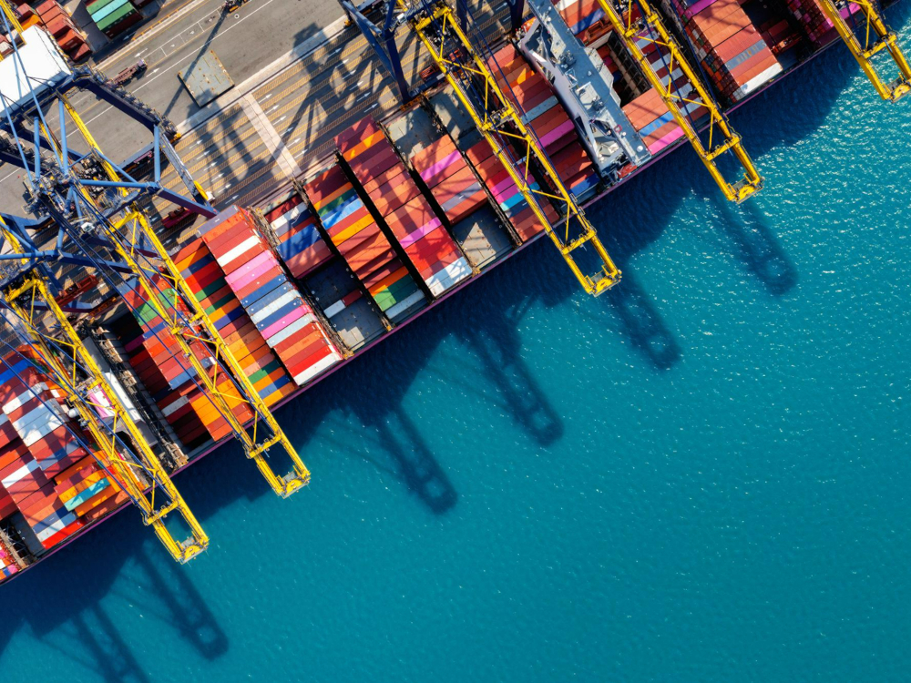 Exportações diminuíram 11,3% e importações aumentaram 2,8%