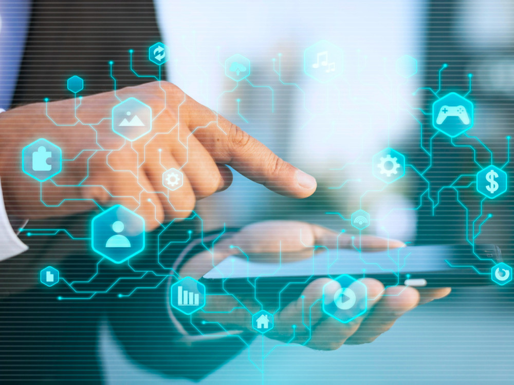 Comércio de alta tecnologia da UE regressa a excedente em 2024
