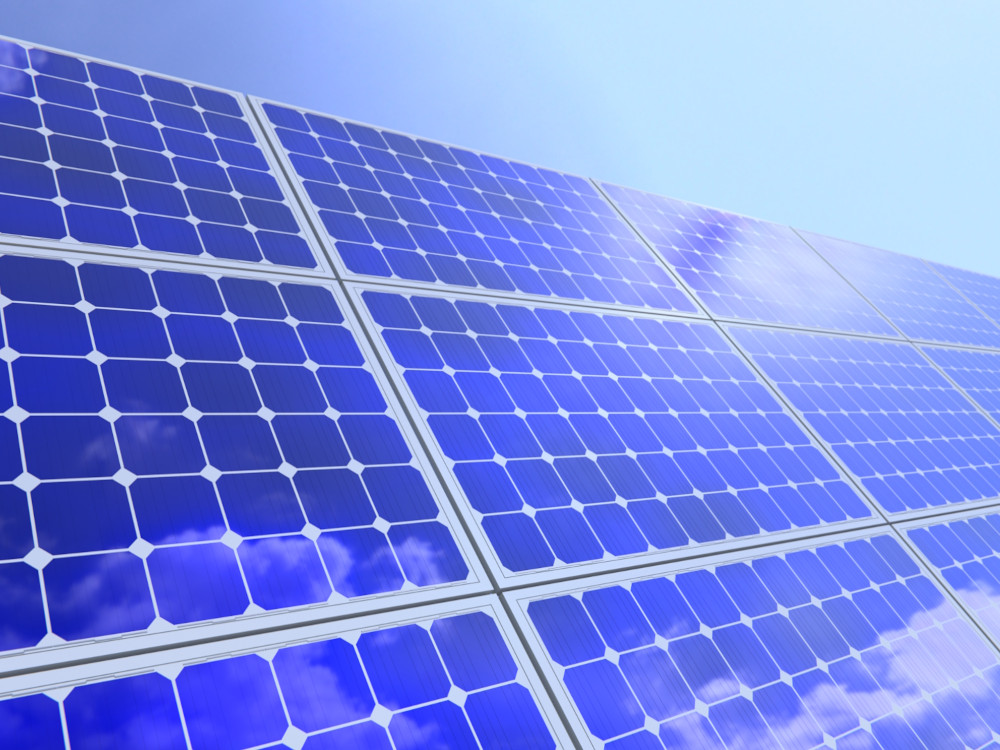 A energia solar foi a principal fonte de eletricidade da UE em junho