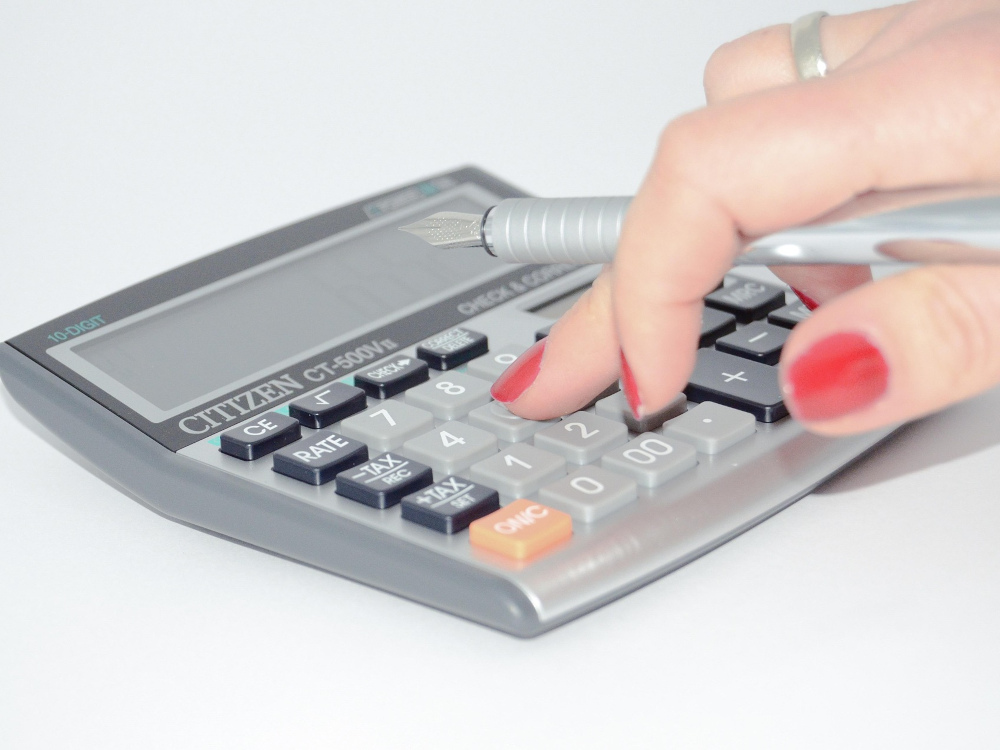 Rácio impostos/PIB da UE e da zona euro em alta em 2024