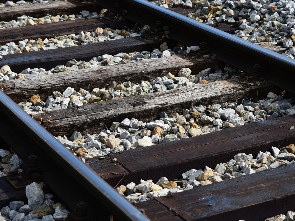 Leia mais sobre Governo determina avaliação urgente às infraestruturas rodoviárias e ferroviárias