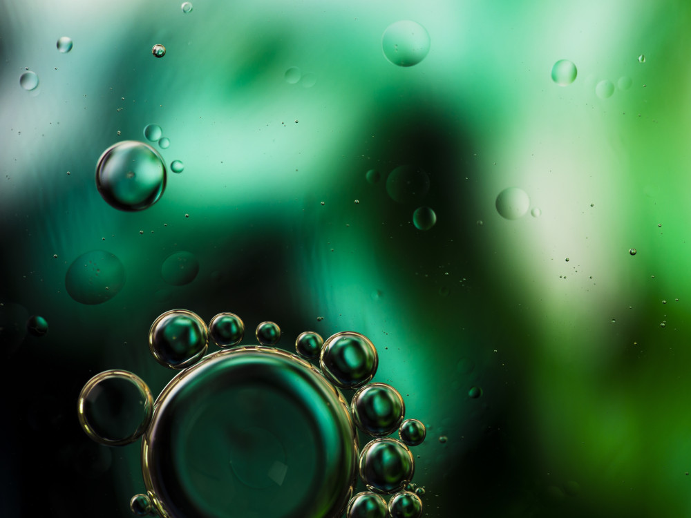 gases em bolha em fundo verde e preto